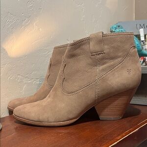 Frye Reina Western Ankle Booties Ash Tan